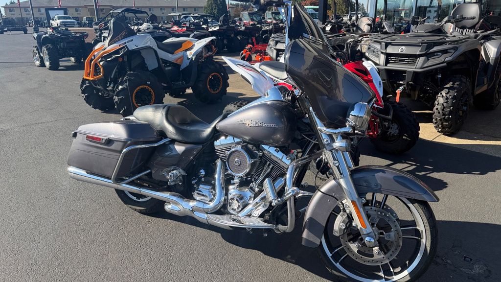 2014 Harley-Davidson  Street Glide Special in sublimity OR