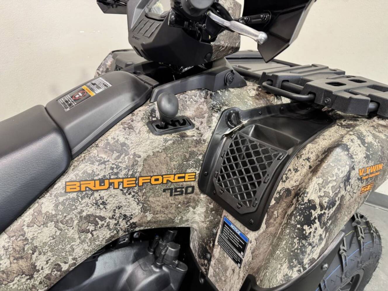 A photo of this 2026 Kawasaki Brute Force 750 SE EPS
