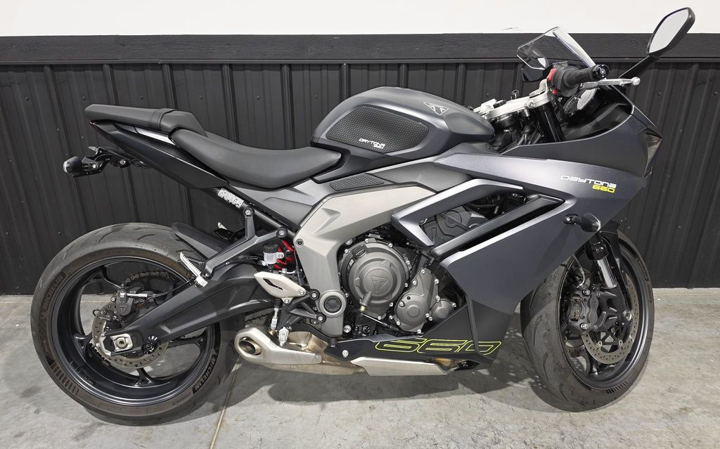 2025 Triumph Daytona 660 Satin Granite/Satin Black 660 Snowdonia Whi 660 in Camp Hill, PA