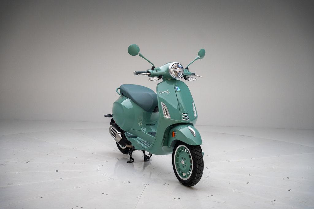2027 Vespa Primavera 150 80th 150 in Zionsville, IN