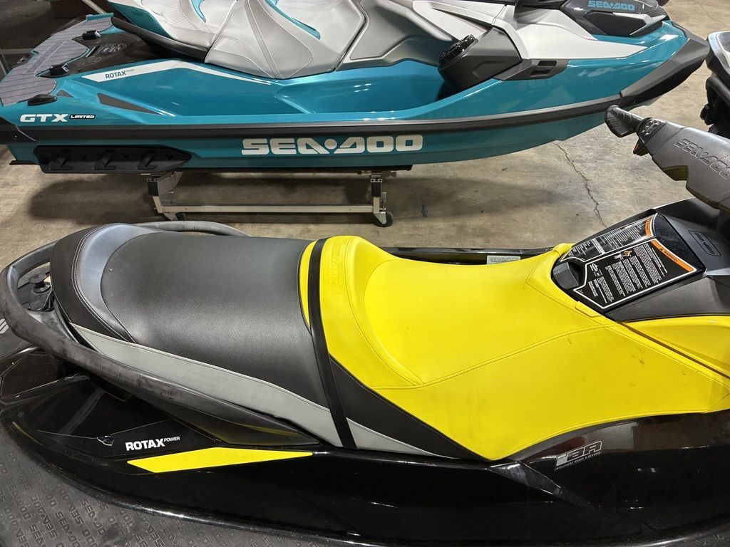 2016 Sea-Doo GTR 215 in johnson creek WI