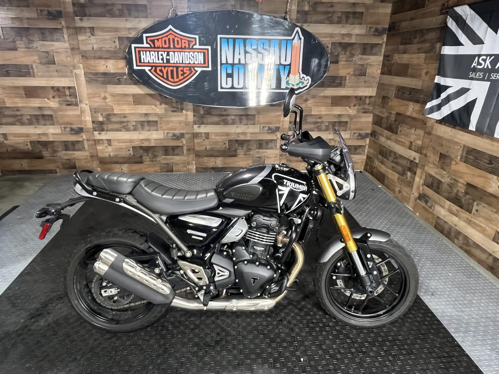 2025 Triumph Speed 400 BASE in Bellmore, NY