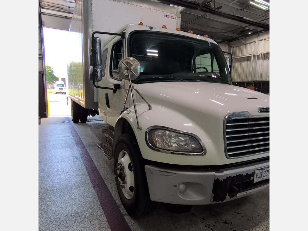 2018 FREIGHTLINER BUSINESS CLASS M2 106 in Bonita Springs, FL