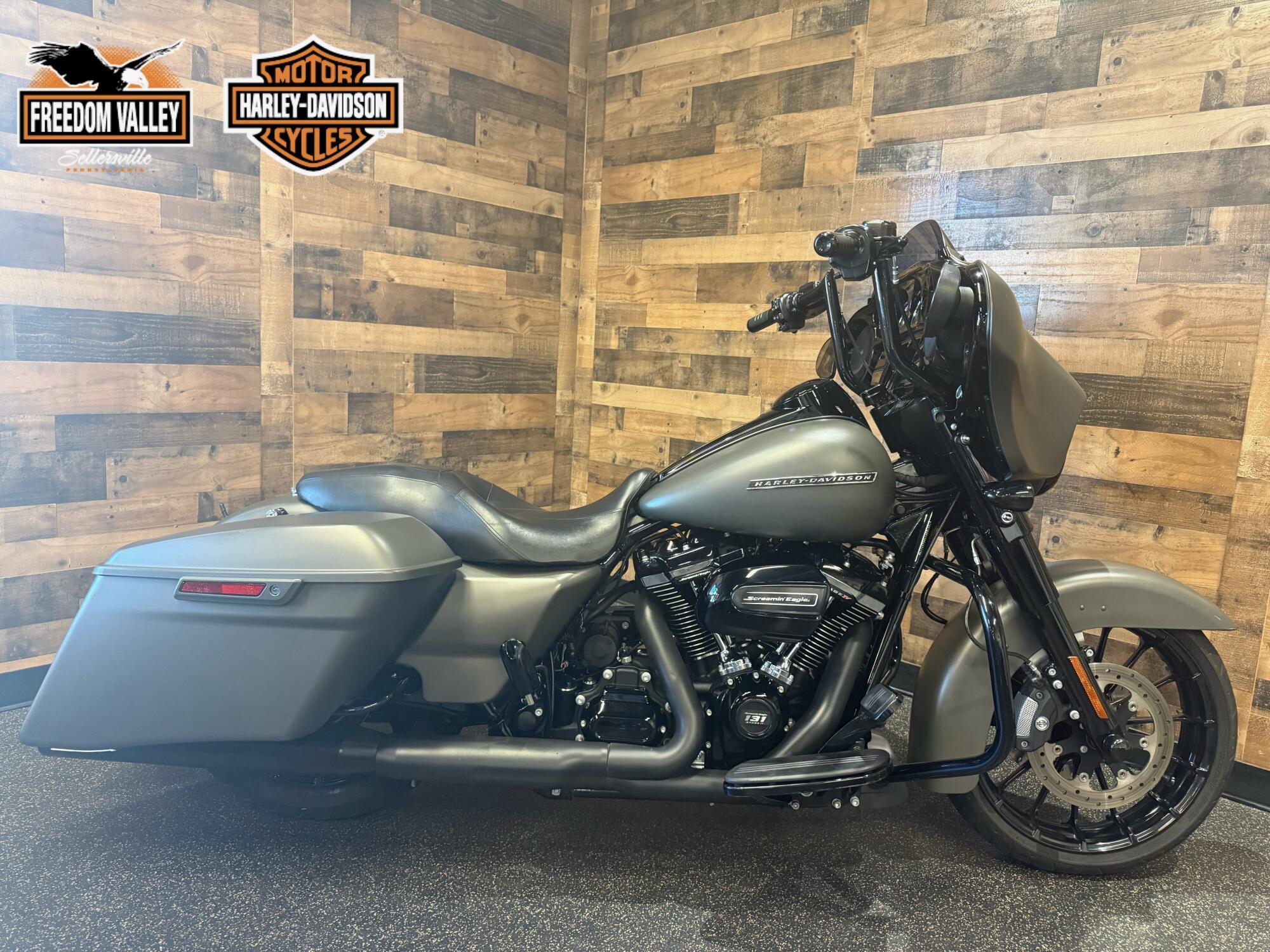 2019 Harley-Davidson Street Glide Special SPECIAL in Sellersville, PA