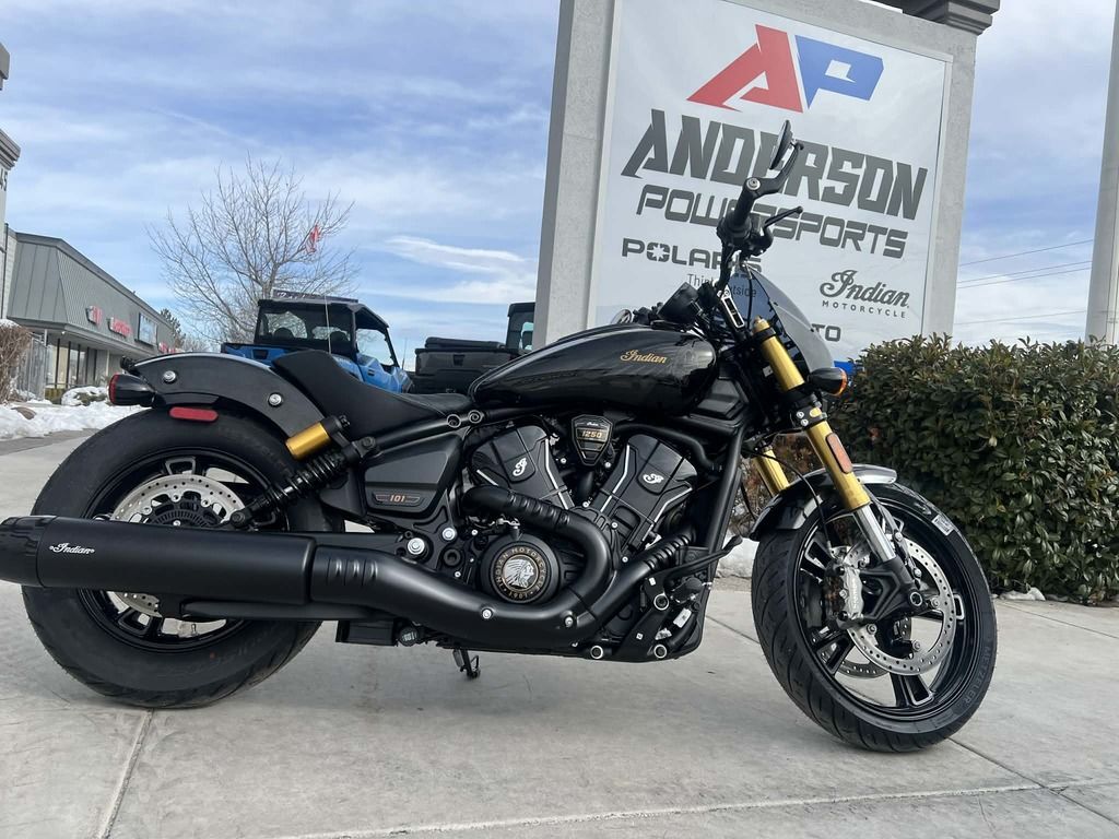 2026 Indian Motorcycle® 101 Scout® Black Crystal with Super Graphite BASE in Reno, NV