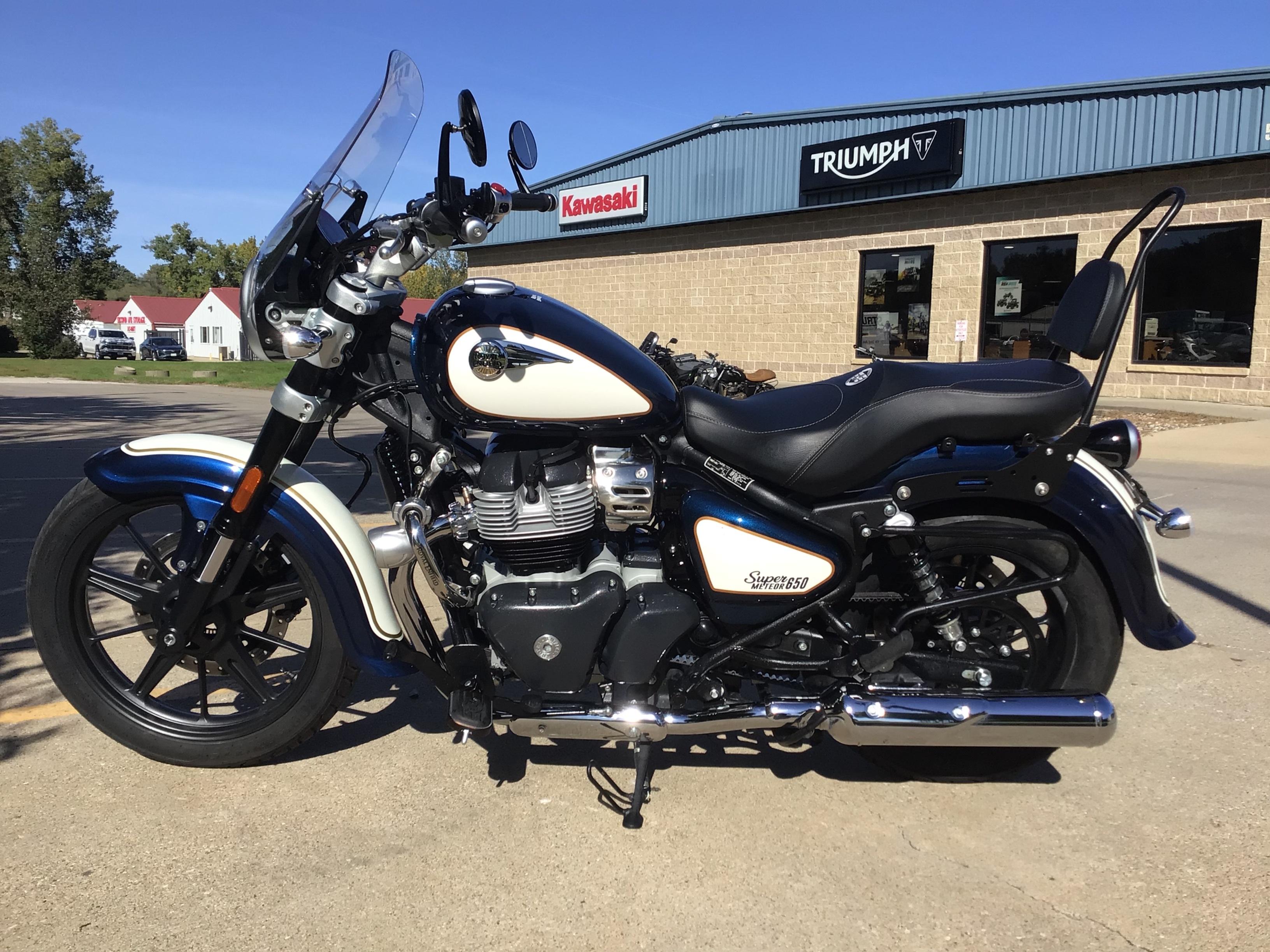 2024 Royal Enfield Super Meteor 650 650 in Des Moines, IA