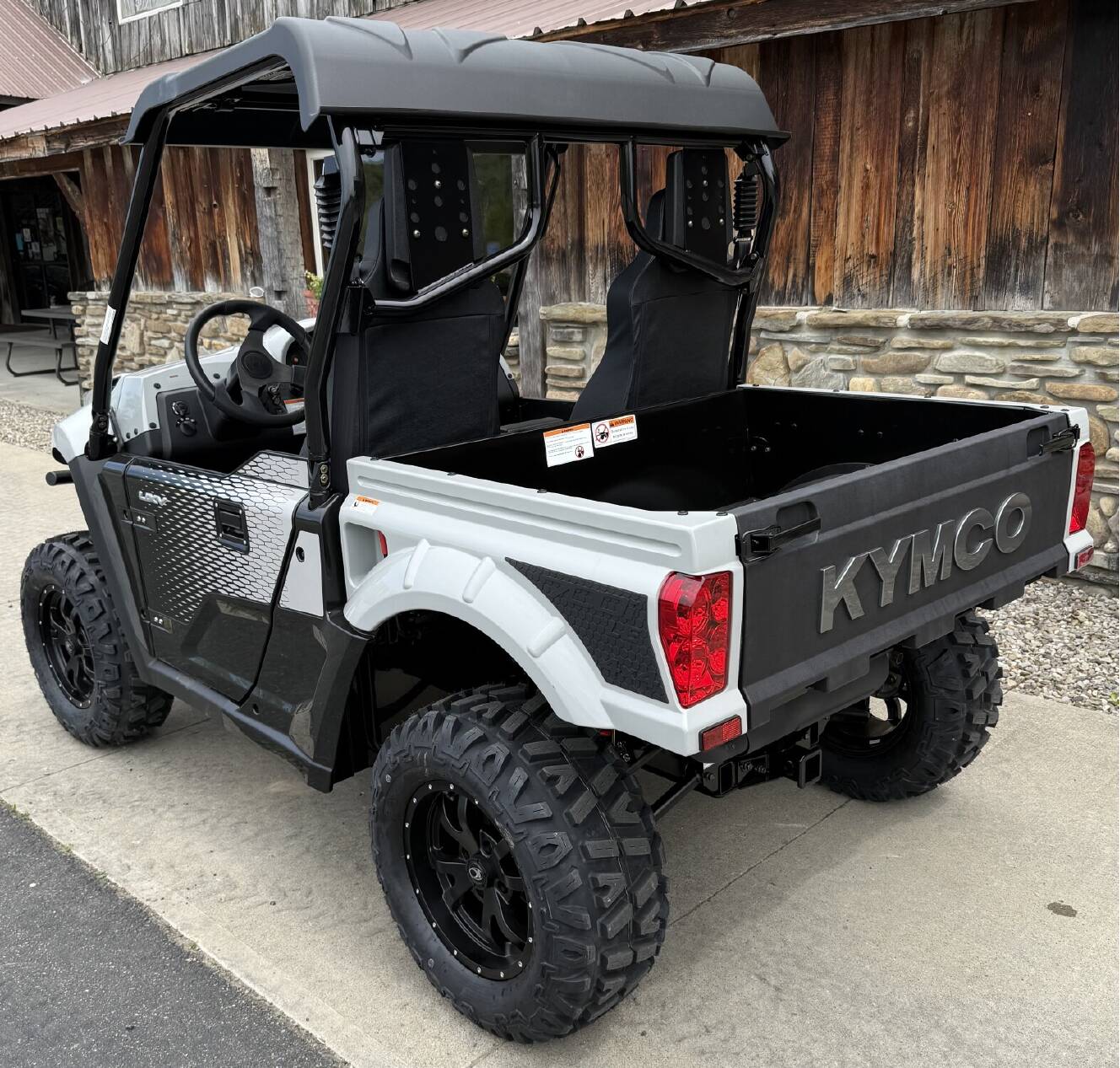 A photo of this 2025 Kymco UXV 700I LE EPS