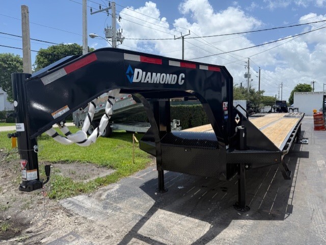 2027 DIAMOND C FMAX212-40HDT in Miami, FL