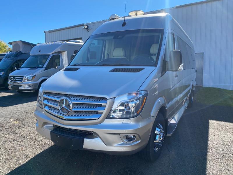 2019 Midwest Automotive Designs Passage MD4 Lounge in souderton PA