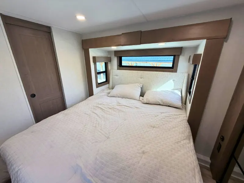 2027 KZ RV Durango D304MKT