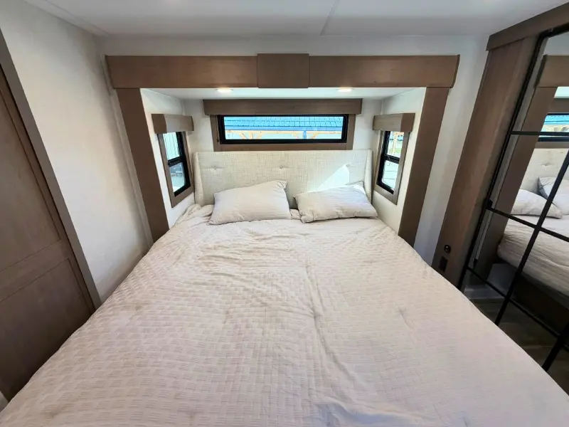 2027 KZ RV Durango D304MKT