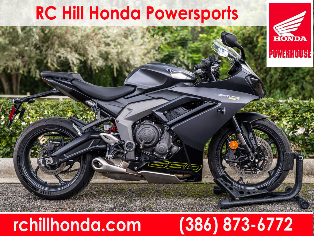 2025 Triumph Daytona 660 Carnival Red/Sapphire Black 660 in Deland, FL