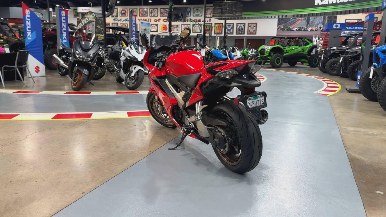 A photo of this 2015 Honda INTERCEPTOR DELUXE