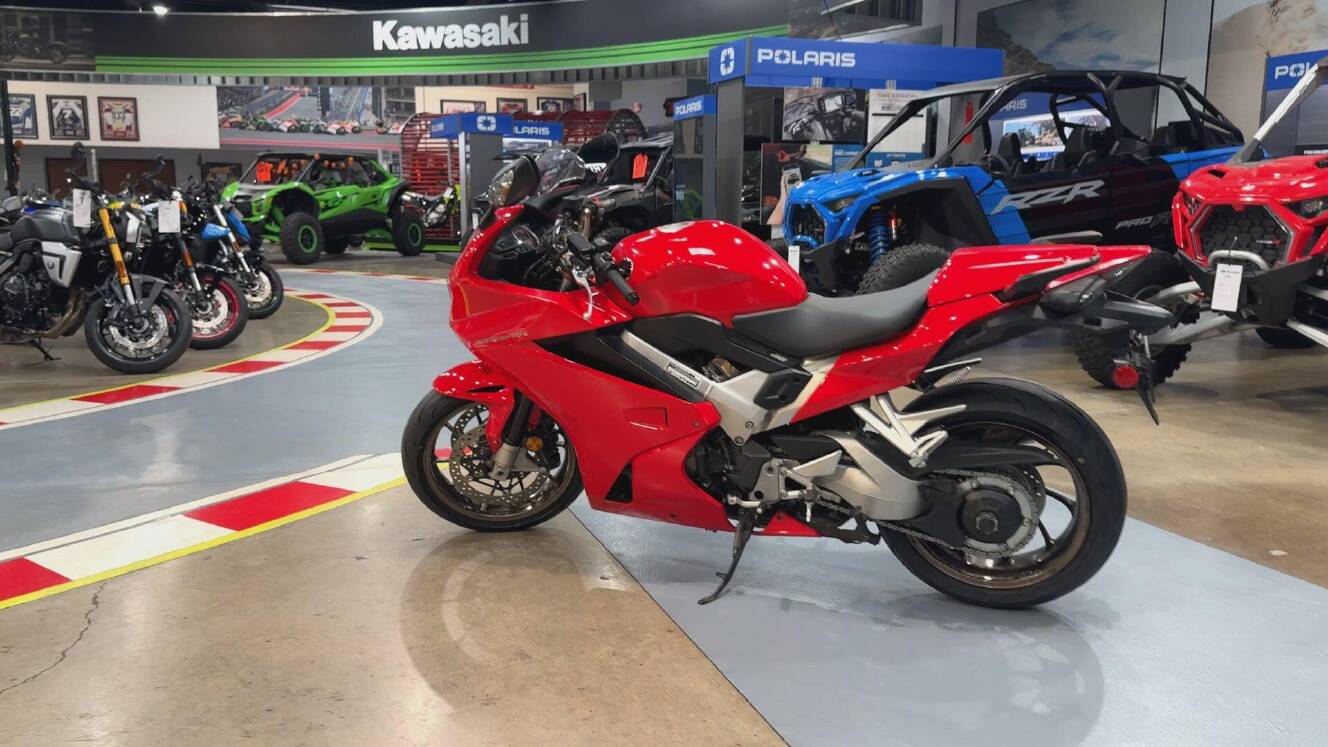 A photo of this 2015 Honda INTERCEPTOR DELUXE