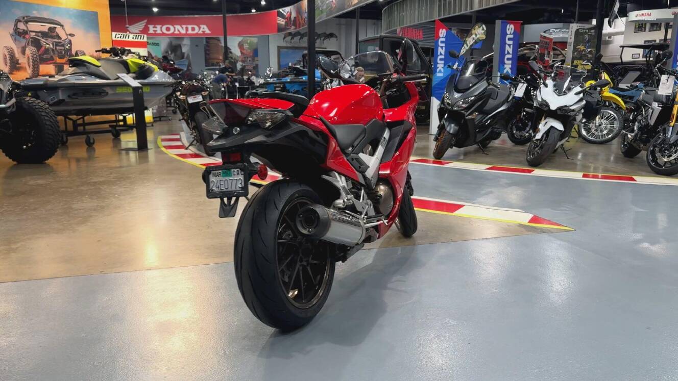 A photo of this 2015 Honda INTERCEPTOR DELUXE