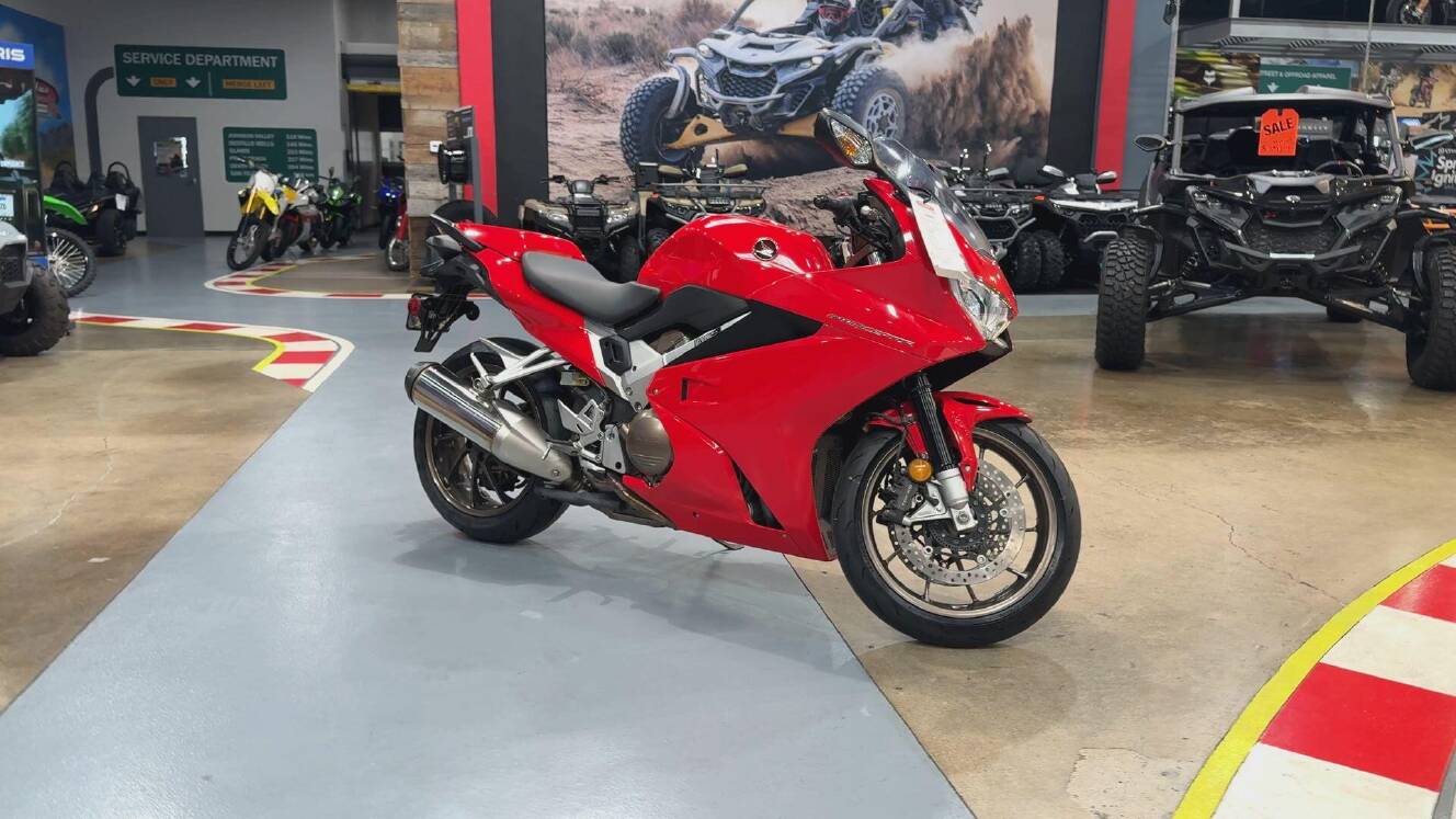 A photo of this 2015 Honda INTERCEPTOR DELUXE