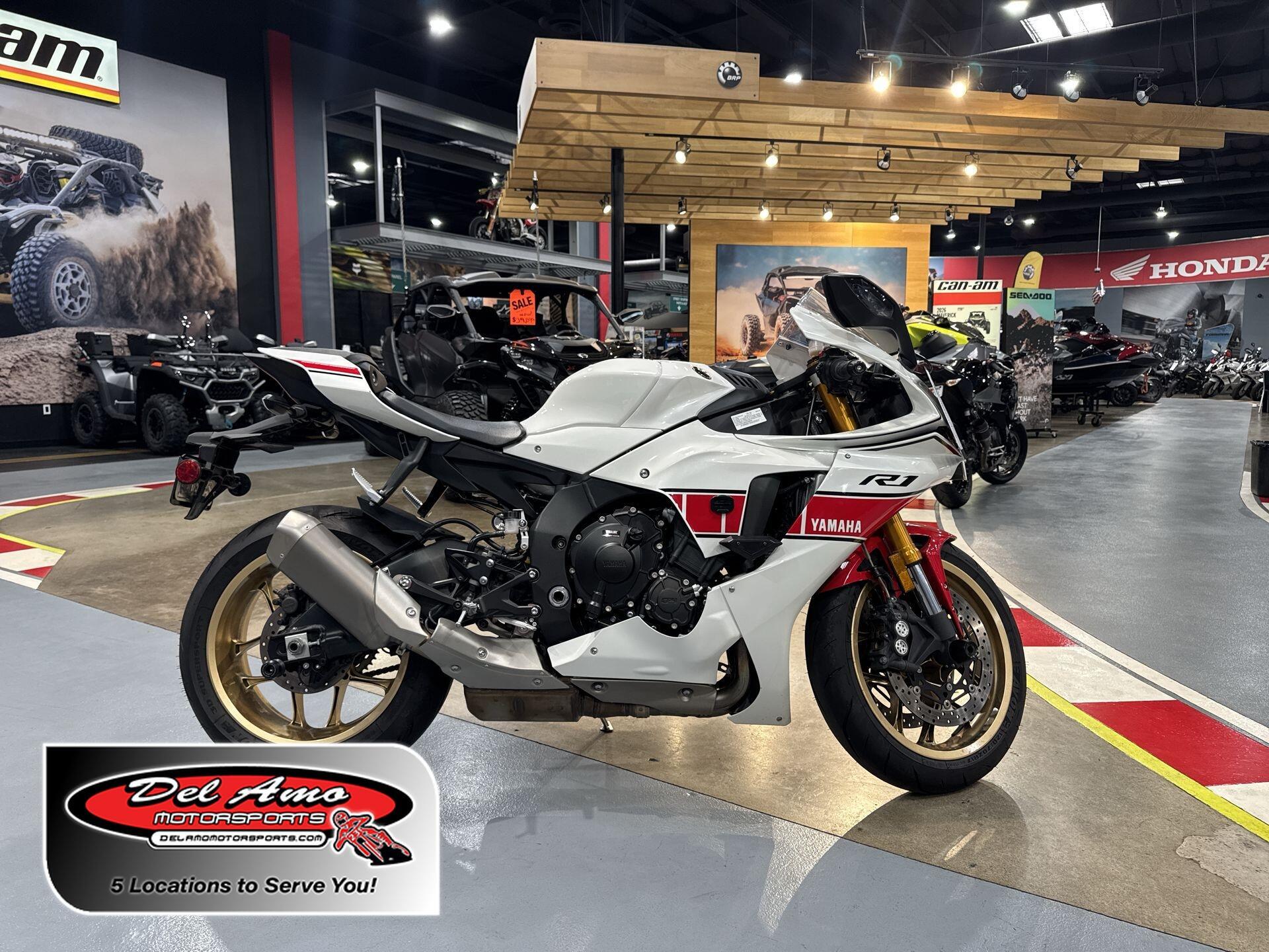 2022 Yamaha YZF-R1 CA R1 in Santa Ana, CA