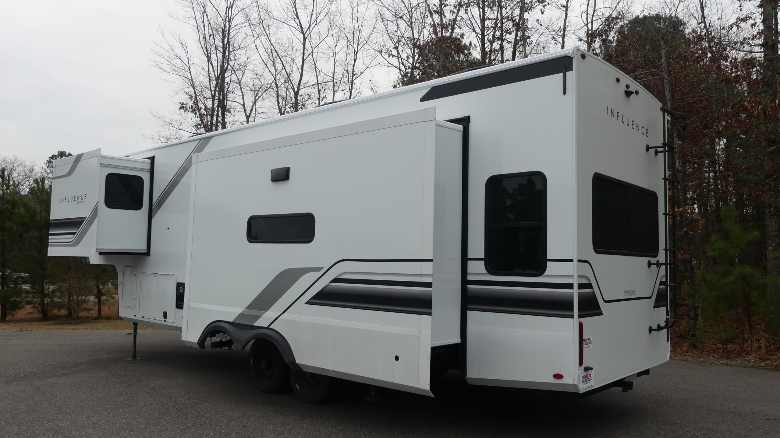 2026 Grand Design SOLITUDE-I 3003RL in ashland VA