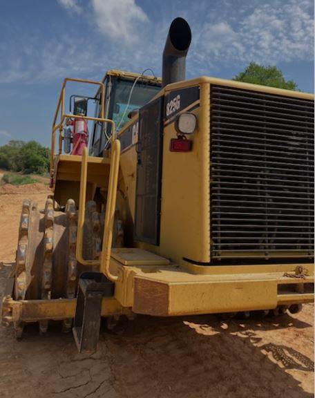 2003 Caterpillar 825G in Nashville, TN