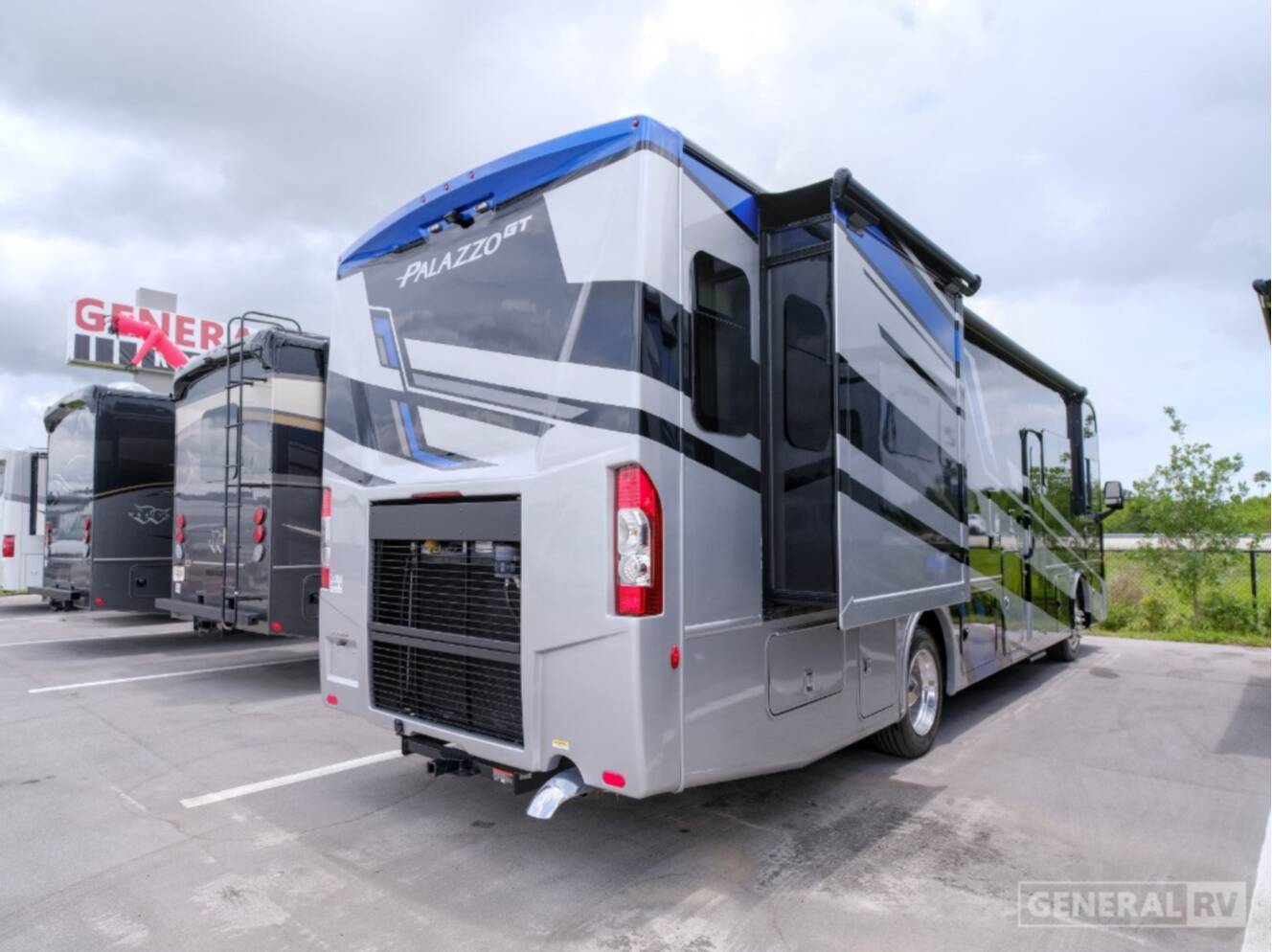 A photo of this 2026 Thor Motor Coach PALAZZO GT 33.6