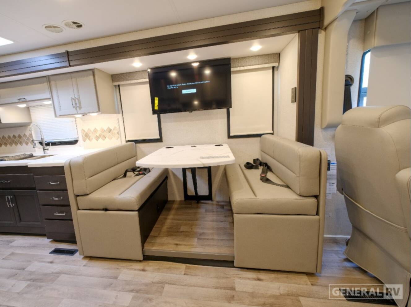 A photo of this 2026 Thor Motor Coach PALAZZO GT 33.6