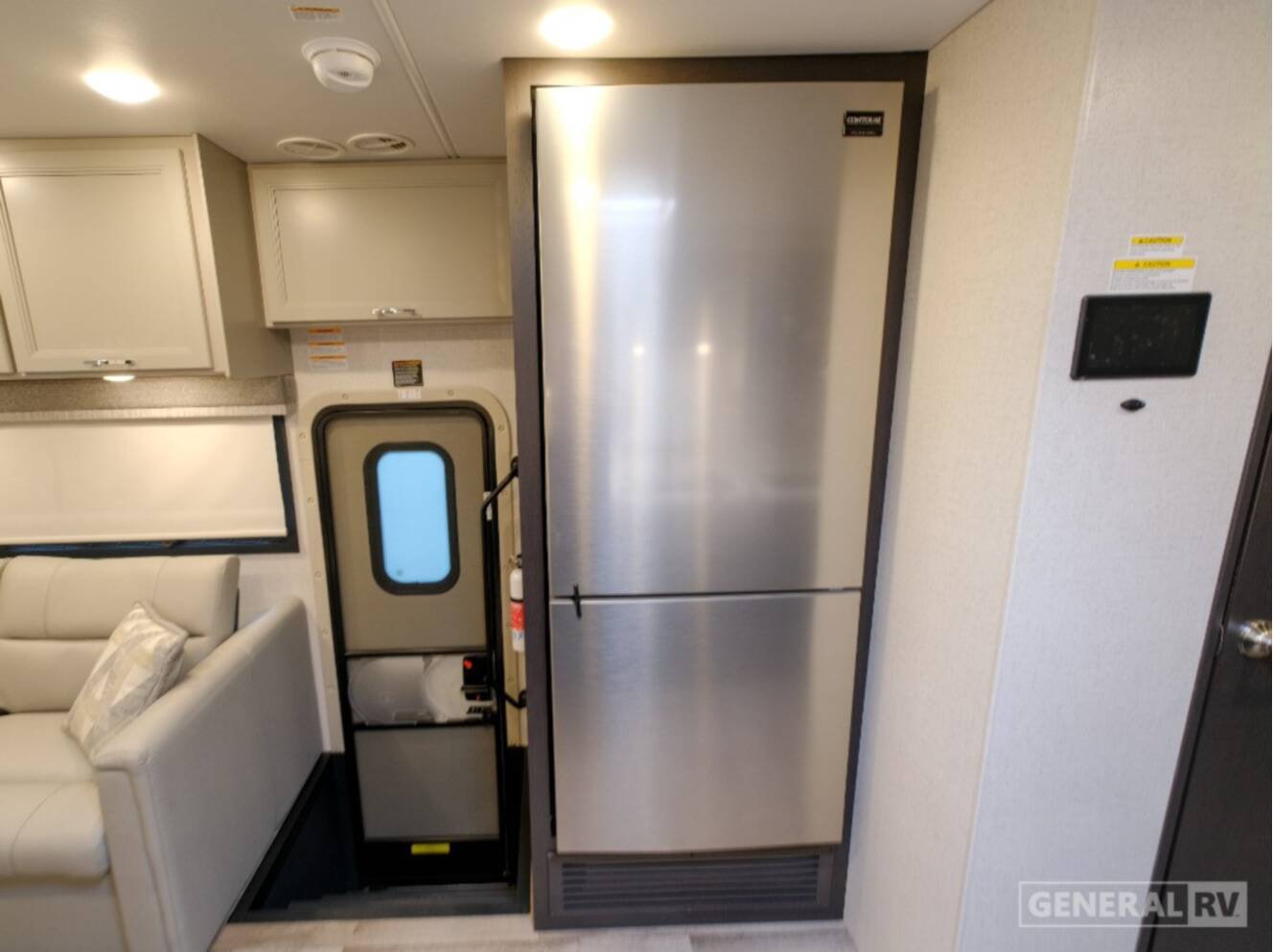 A photo of this 2026 Thor Motor Coach PALAZZO GT 33.6