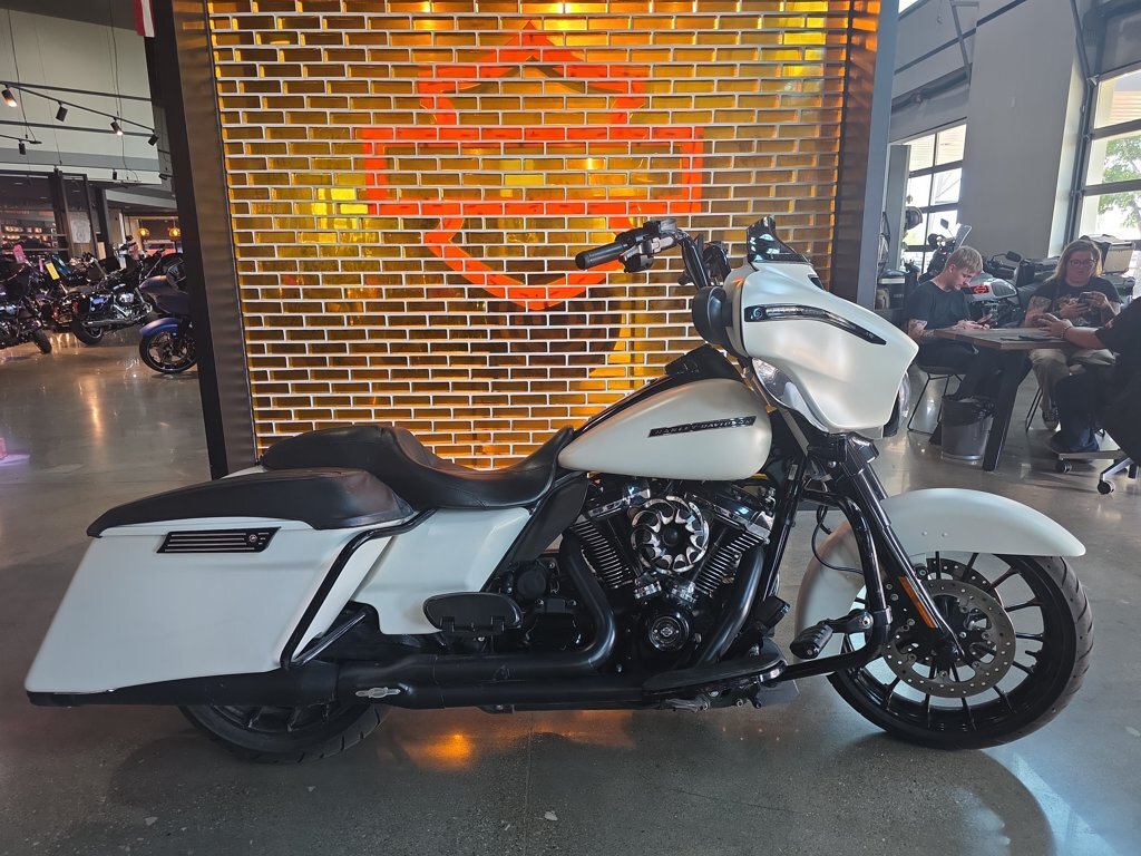 2018 Harley-Davidson STREET GLIDE SPECIAL SPECIAL in Temple, TX