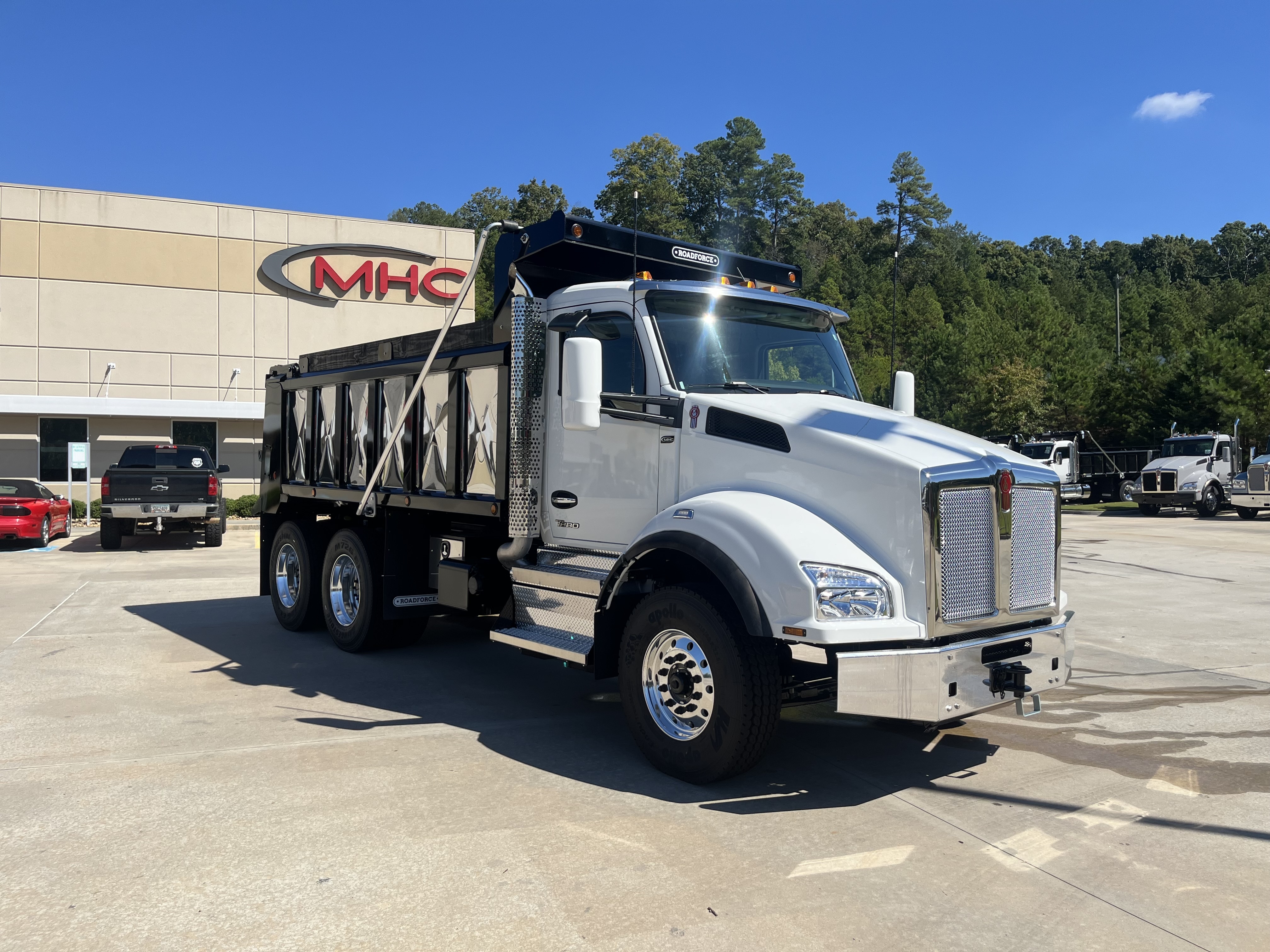 2027 KENWORTH T880 in Gainesville, GA