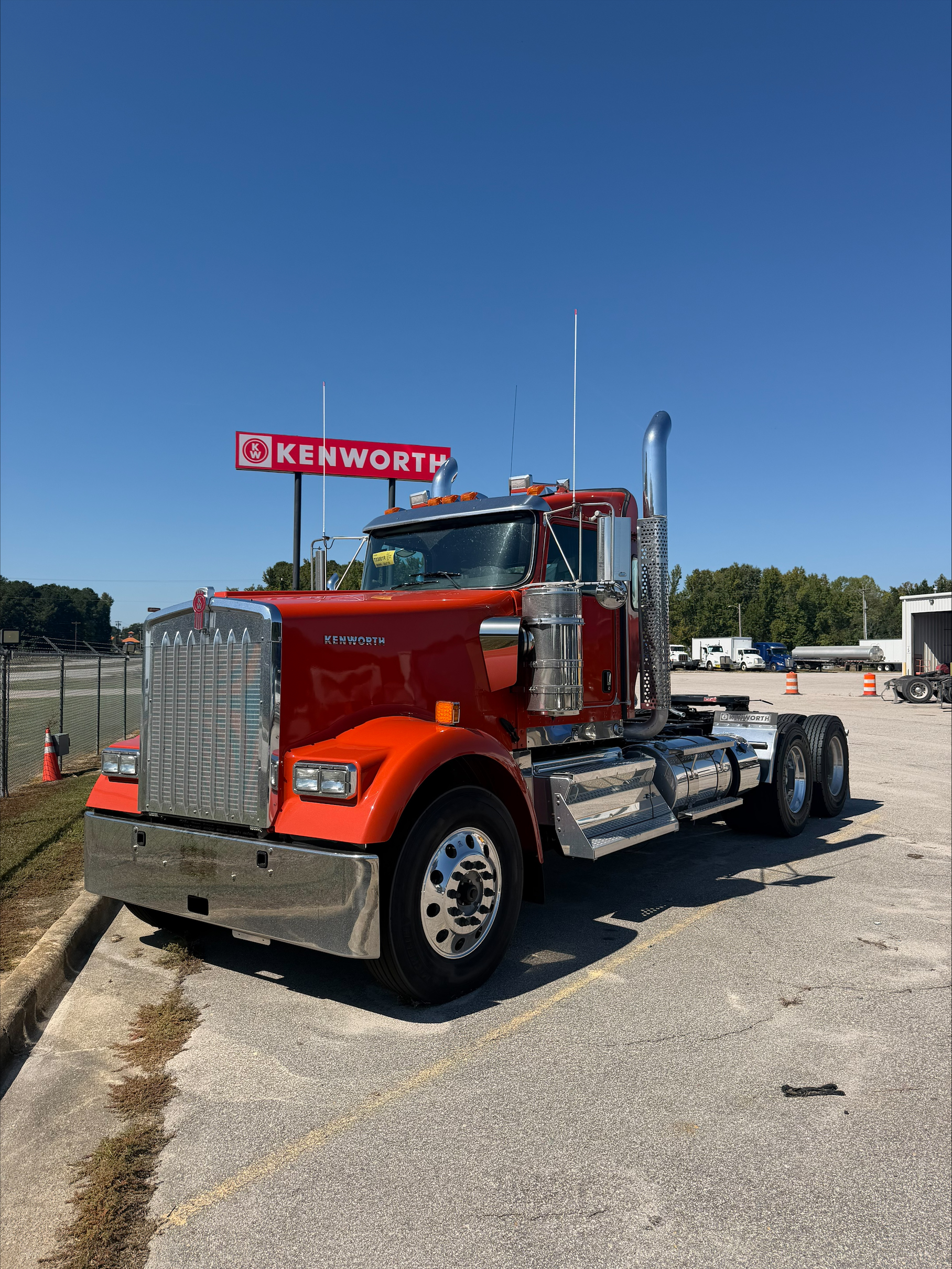 2027 KENWORTH W900L in Battleboro, NC