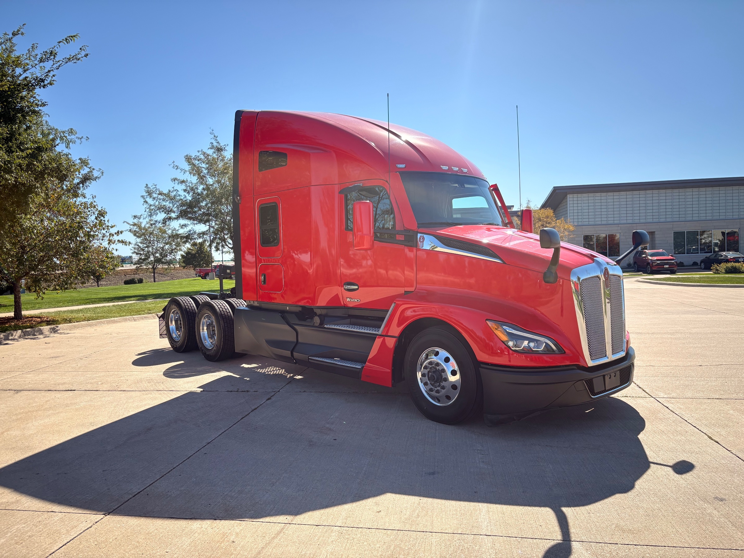 2023 KENWORTH T680 in Cedar Rapids, IA