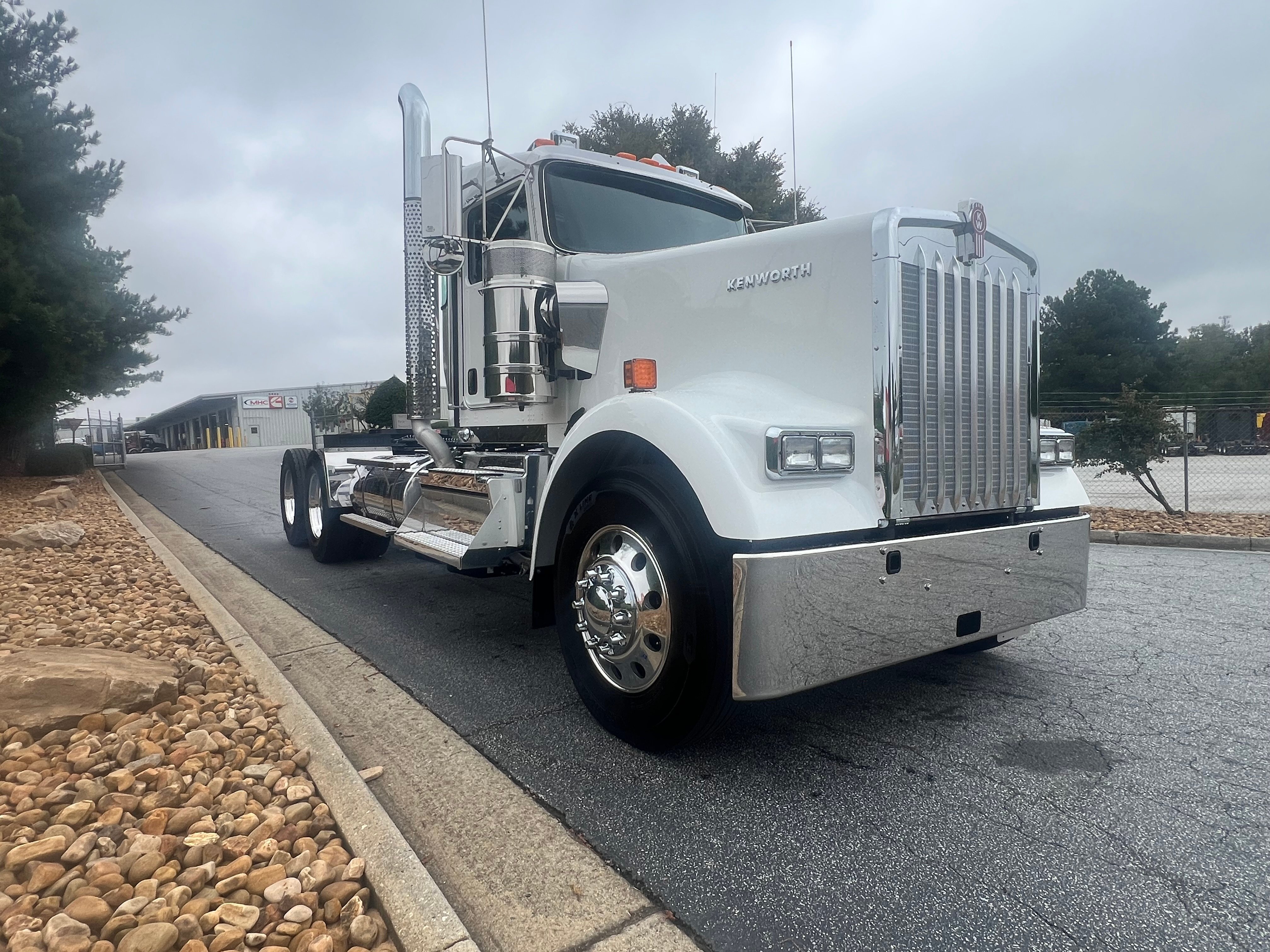 2027 KENWORTH W900L in Mableton, GA