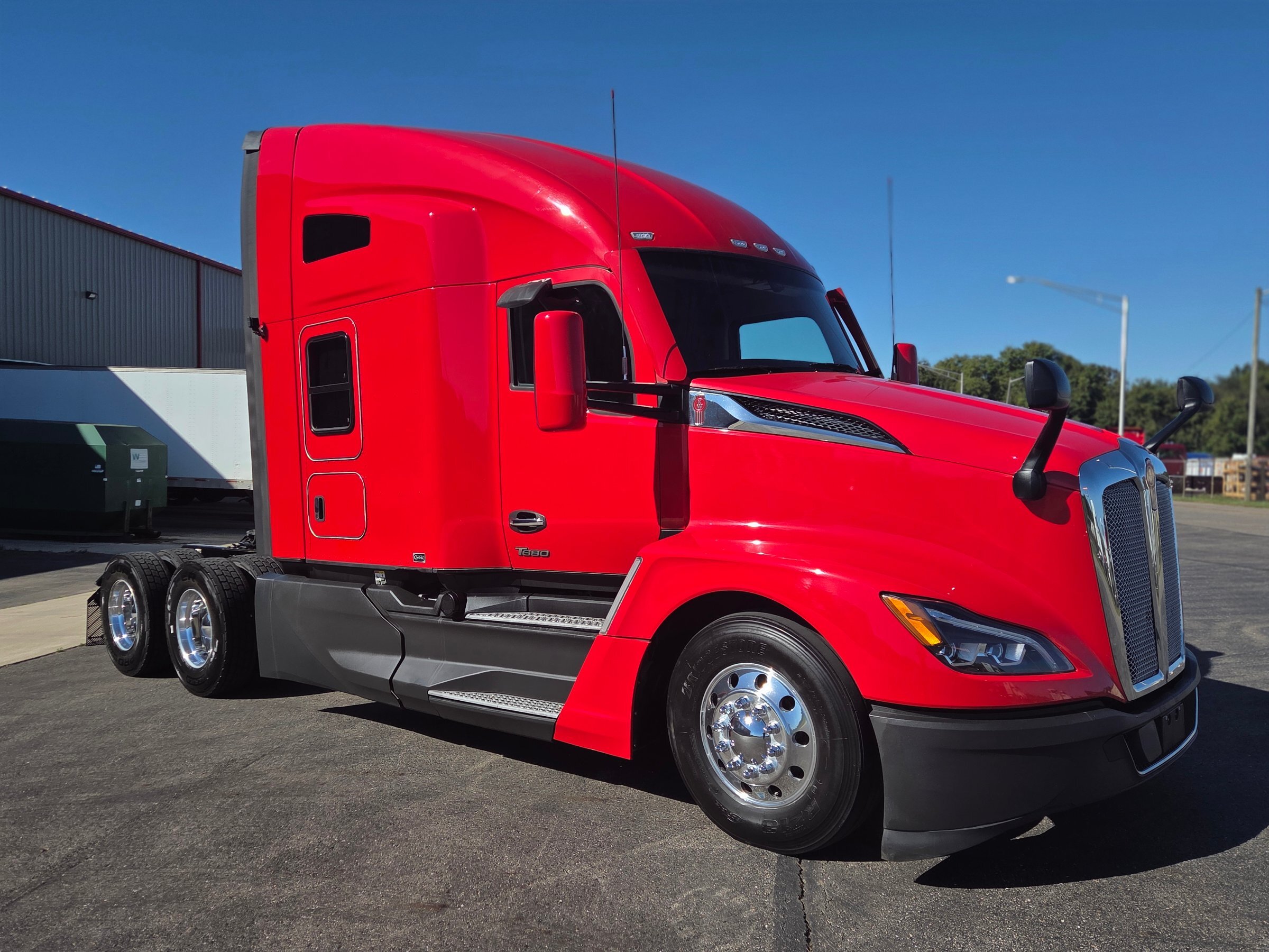 2024 KENWORTH T680 in Chillicothe, OH