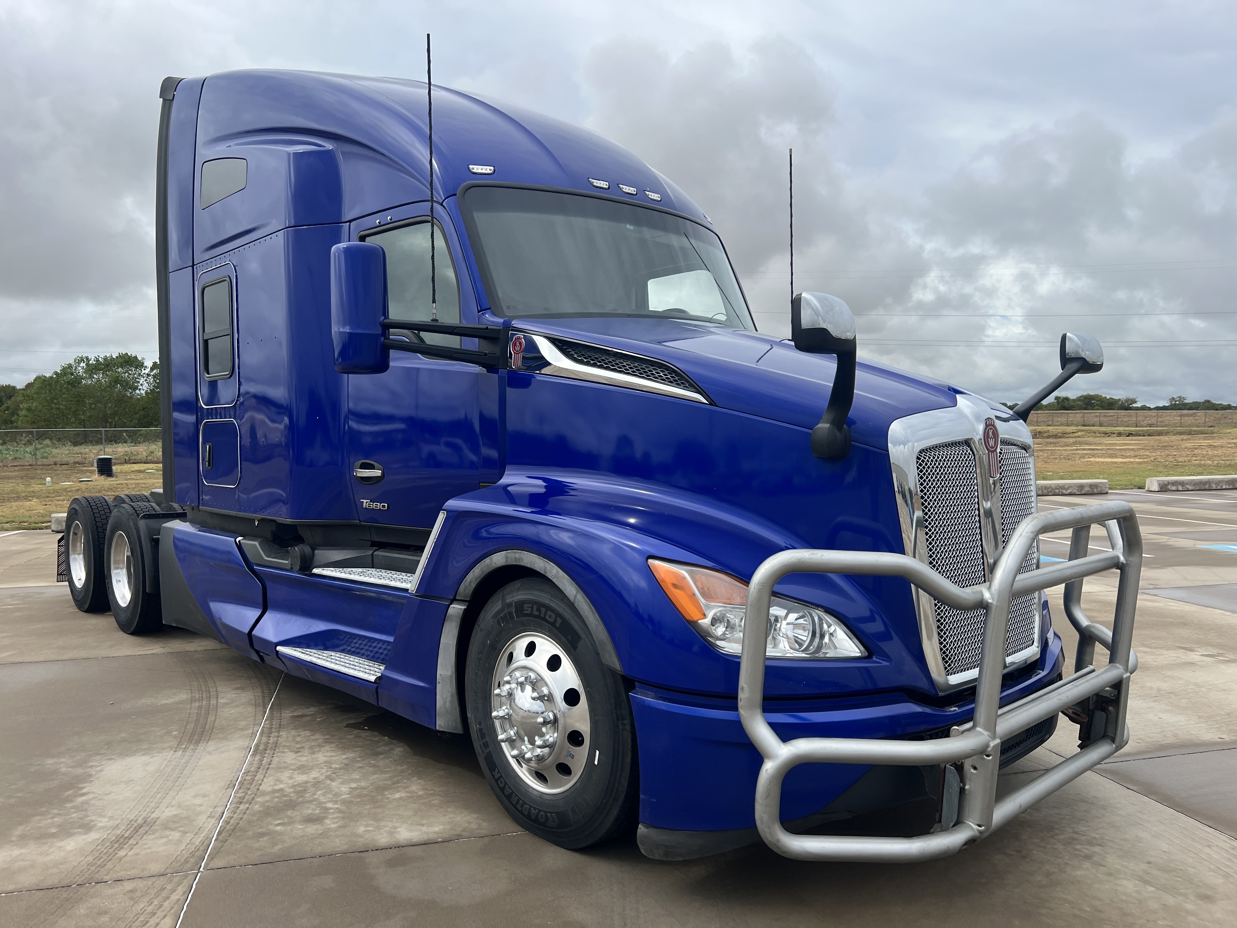 2023 Kenworth T680 in Alvarado, TX