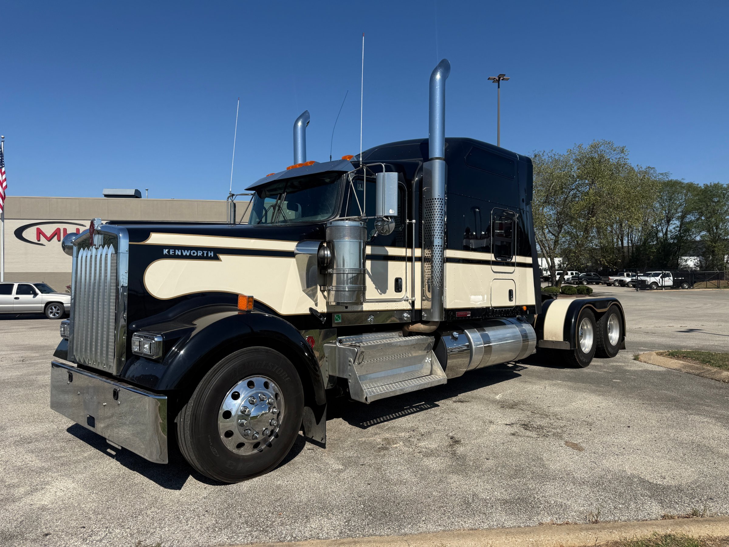 2024 KENWORTH W900L in Jackson, TN