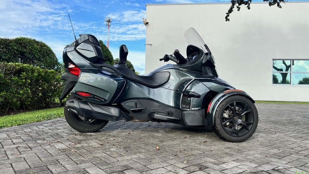 2019 Can-Am Spyder® RT Limited Dark RT LIMITED in Melbourne, FL