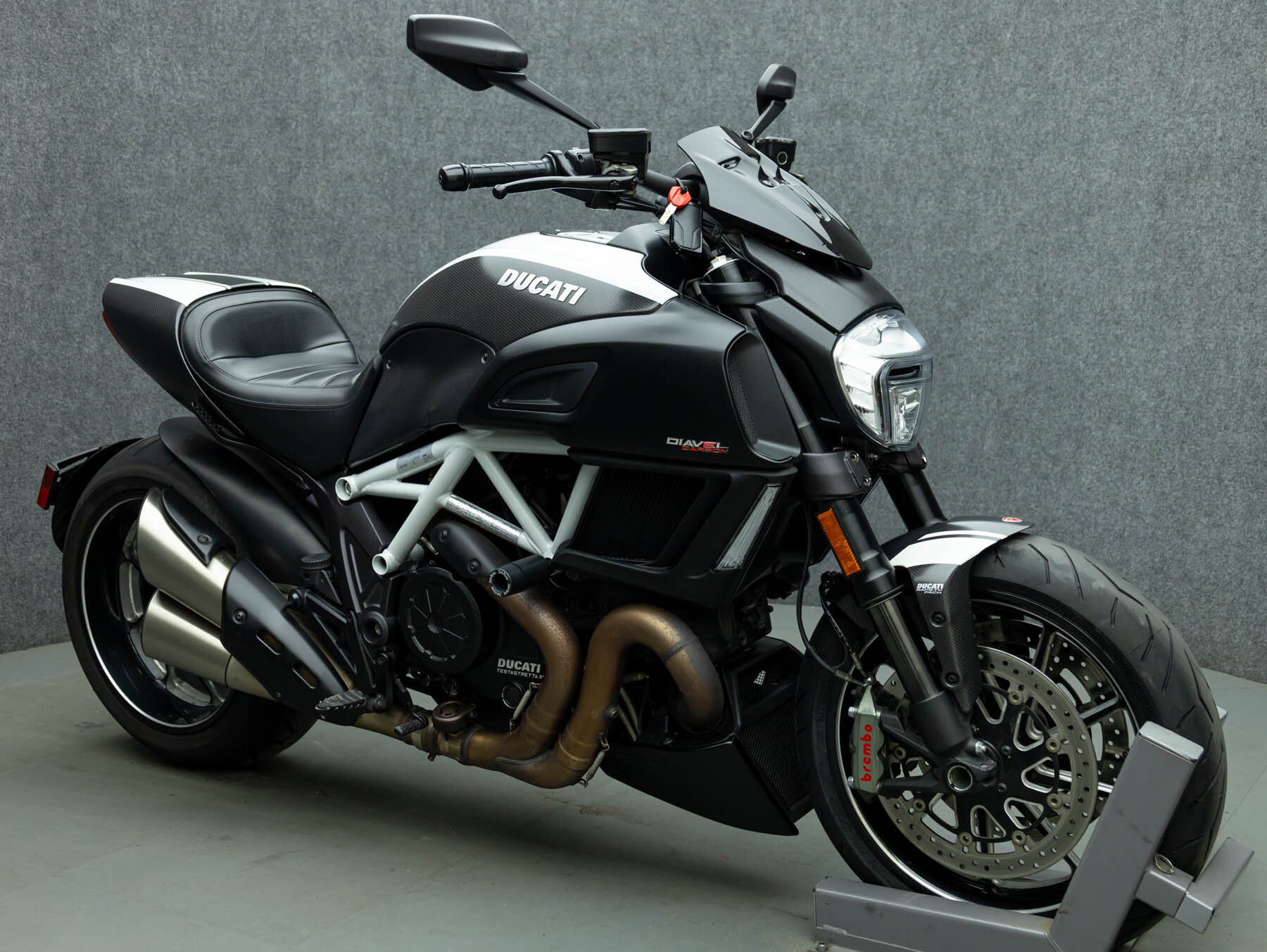 2015 Ducati DIAVEL CARBON W/ABS in pembroke NH