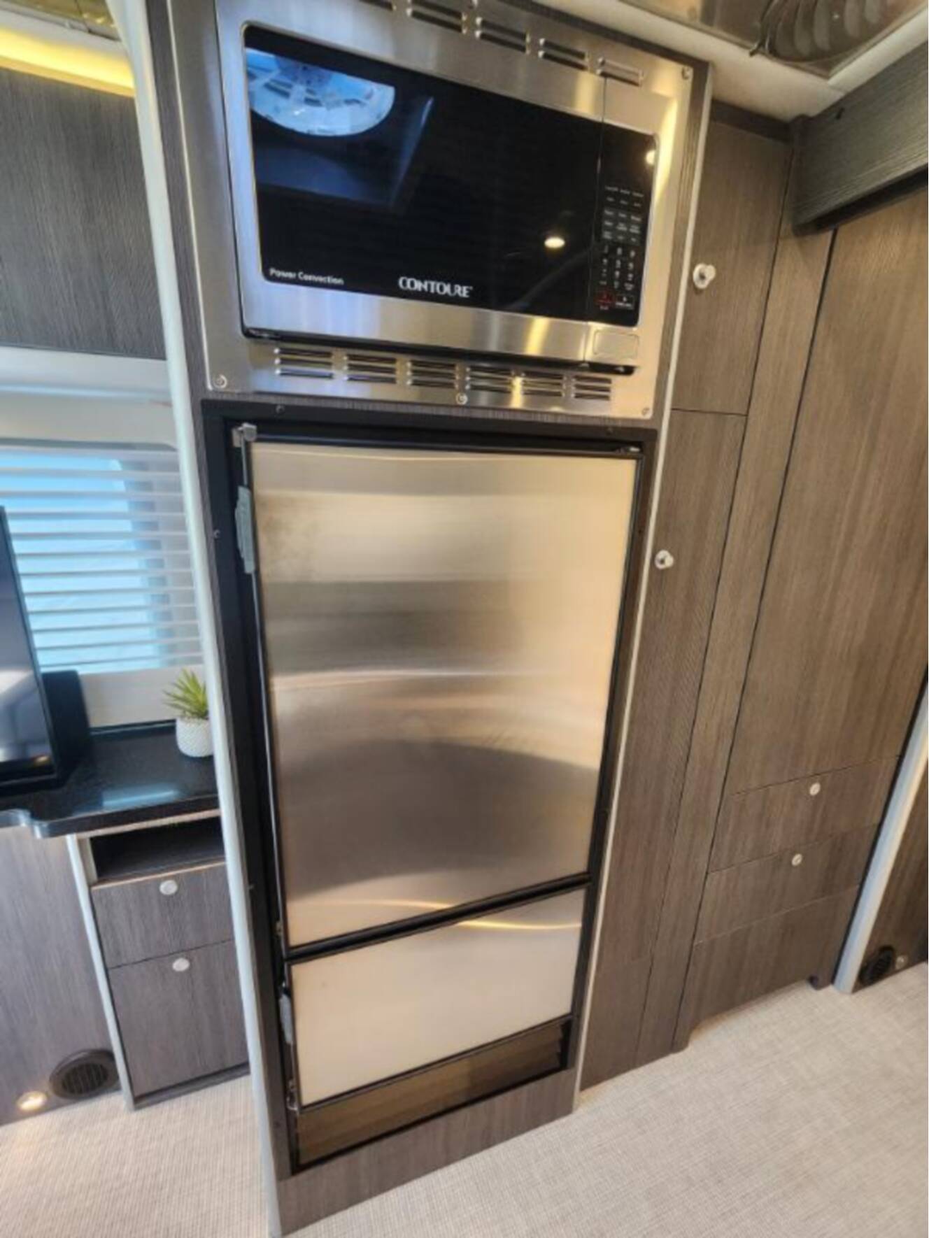 A photo of this 2021 Airstream Atlas MURPHY SUITE