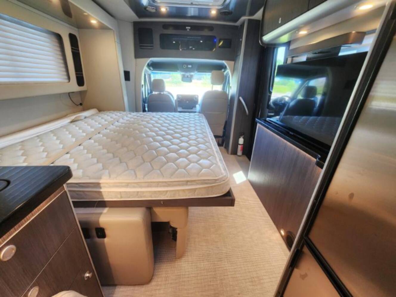 A photo of this 2021 Airstream Atlas MURPHY SUITE