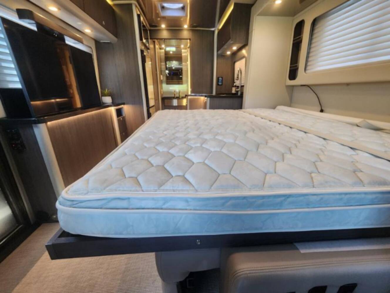 A photo of this 2021 Airstream Atlas MURPHY SUITE