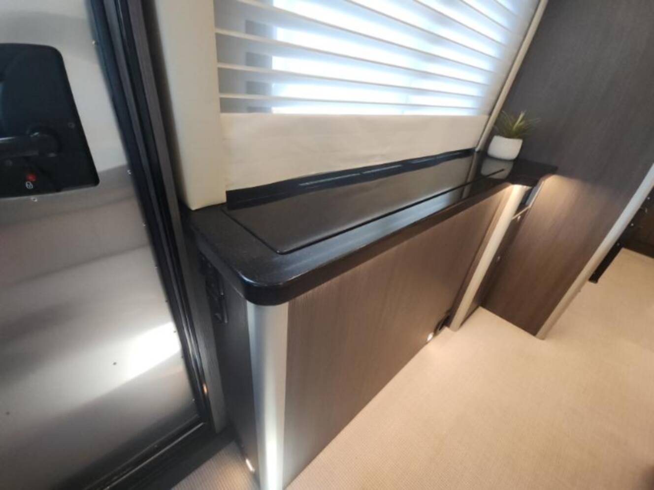 A photo of this 2021 Airstream Atlas MURPHY SUITE