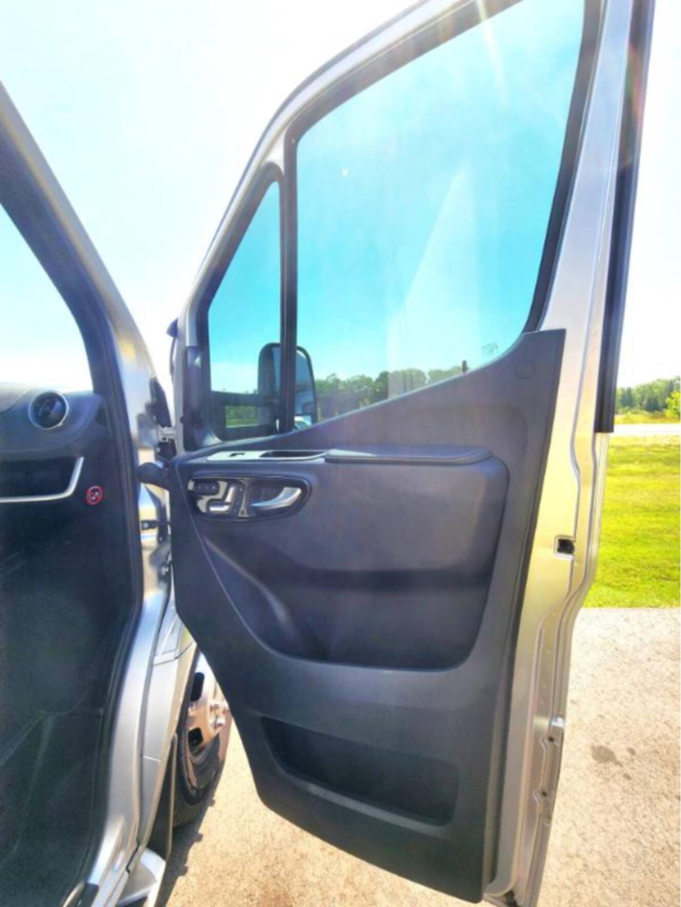 A photo of this 2021 Airstream Atlas MURPHY SUITE