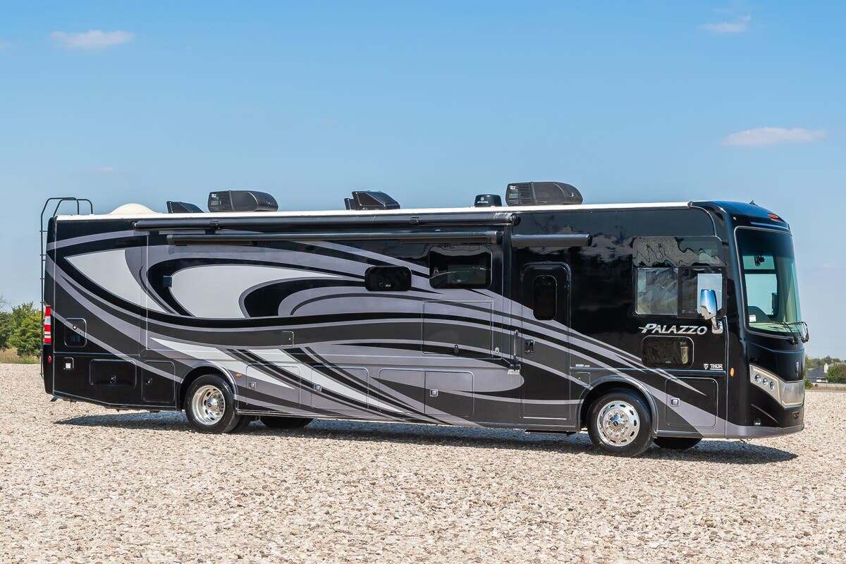 2022 Thor Motor Coach Palazzo 37.5 in alvarado TX