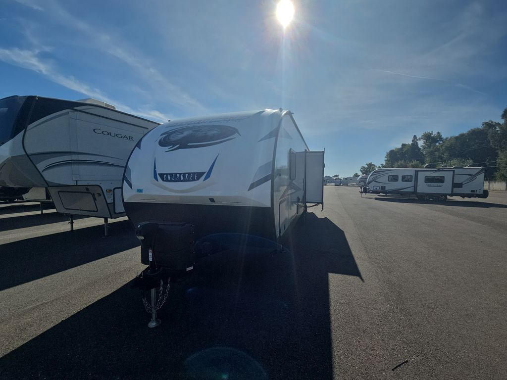 2022 Forest River Cherokee Alpha Wolf 26RL-L in anderson CA
