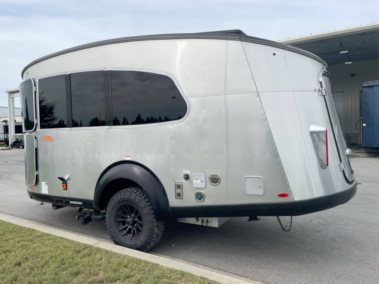 A photo of this 2025 Airstream Basecamp 20X