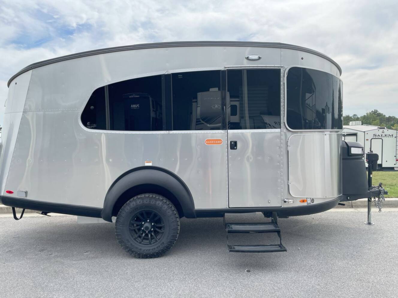 A photo of this 2025 Airstream Basecamp 20X