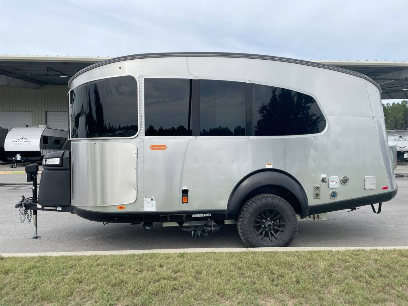 A photo of this 2025 Airstream Basecamp 20X