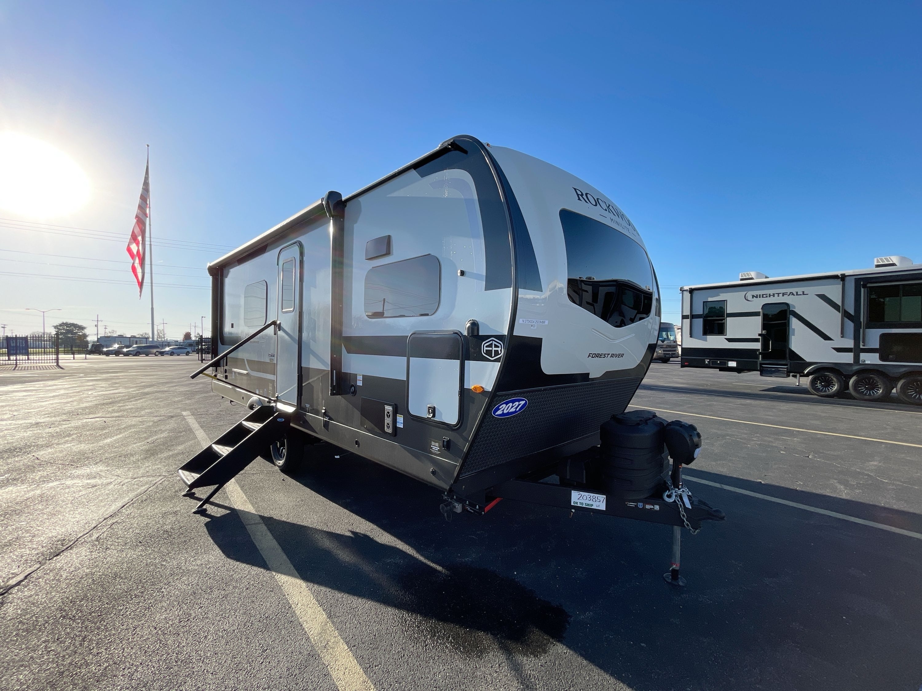 2027 Forest River ROCKWOOD MINI LITE 2523MBR in richmond IN