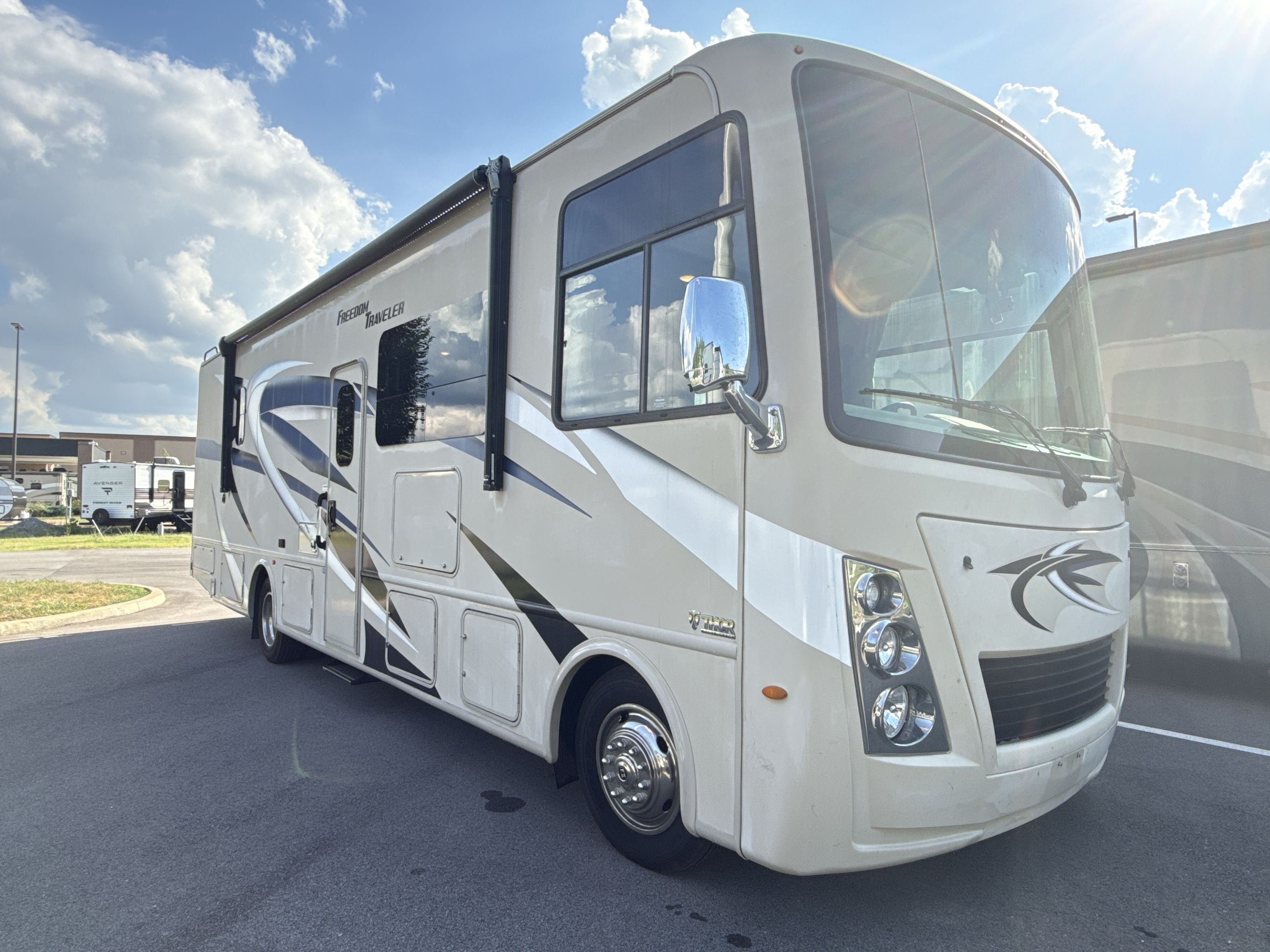 2022 Thor FREEDOM TRAVELER A32 in murfreesboro TN