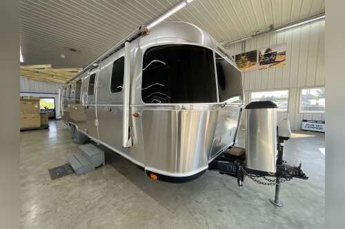 2018 Airstream CLASSIC 33FB QUEEN in piqua OH