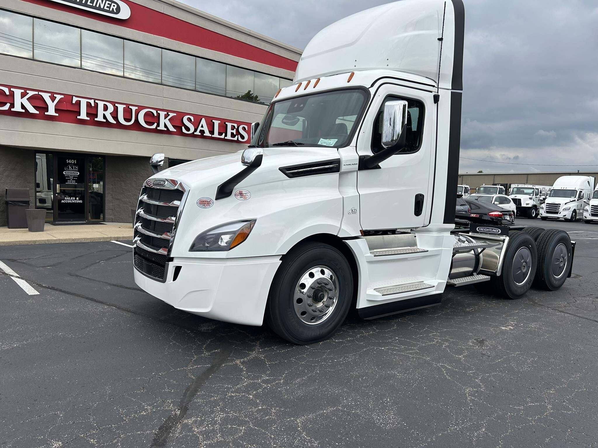 2026 FREIGHTLINER CASCADIA 126 in Jeffersonville, IN